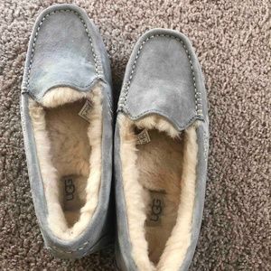 UGG Water-resistant slippers, Brand NEW